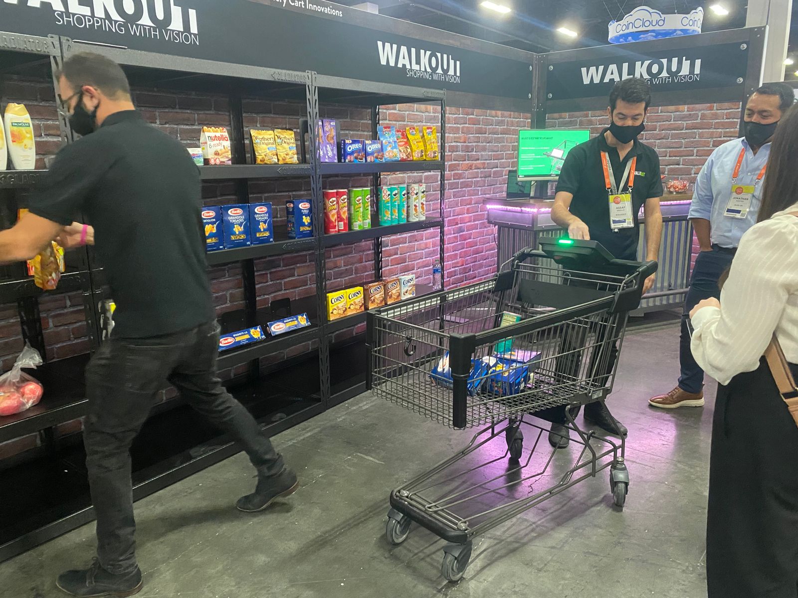 Smart Carts, Robot, Shoppers Voice & More Top trends from the Grocery